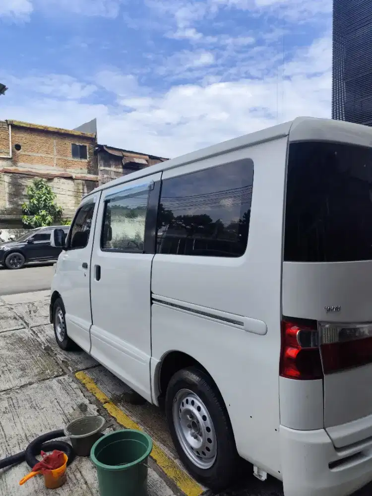 Luxio 1.5 D MT  putih