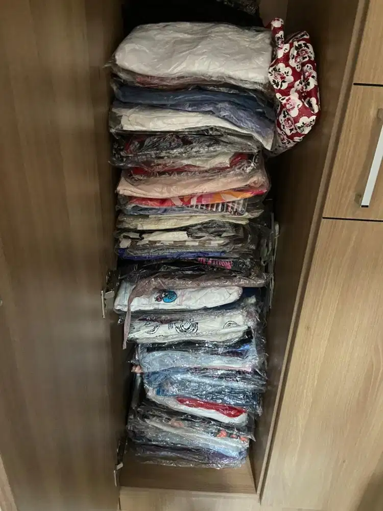 Baju pakai wanita layak pakai blouse kemeja kaos