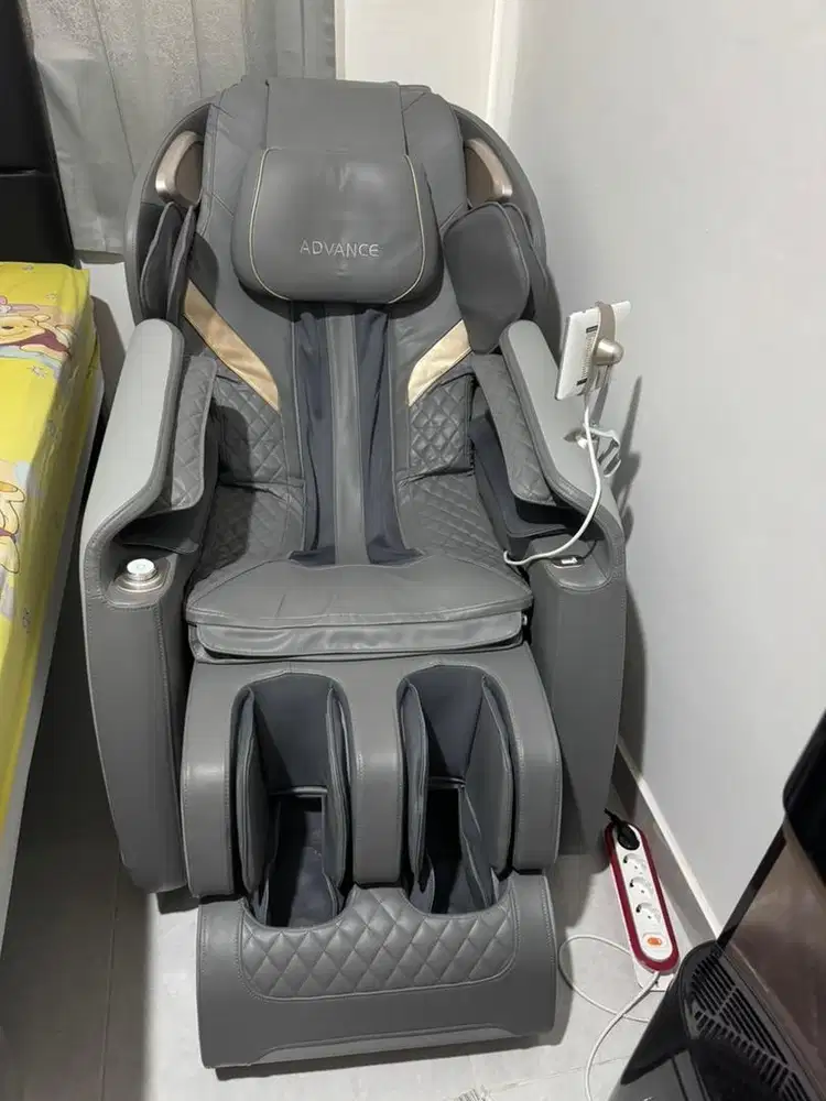 Amari Diamond Massage Chair
