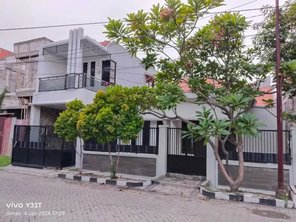 RUMAH 1.5 LANTAI DI MEDOKAN ASRI BARAT SIAP DIHUNI