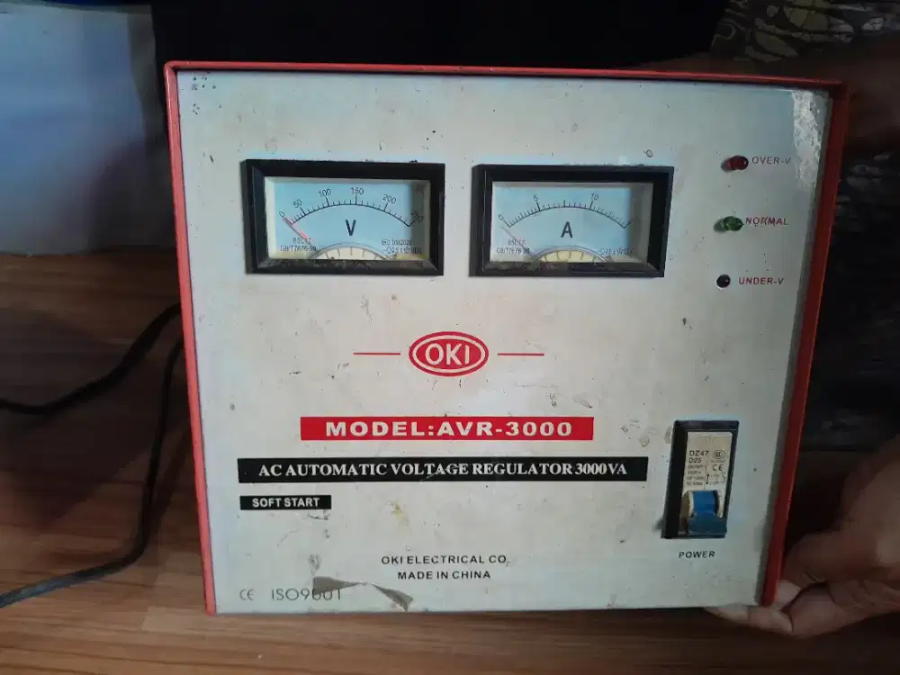 Stabilizer OKI model AVR 3000, AC AUTOMATIC VOLTAGE REGULATOR 3000 VA