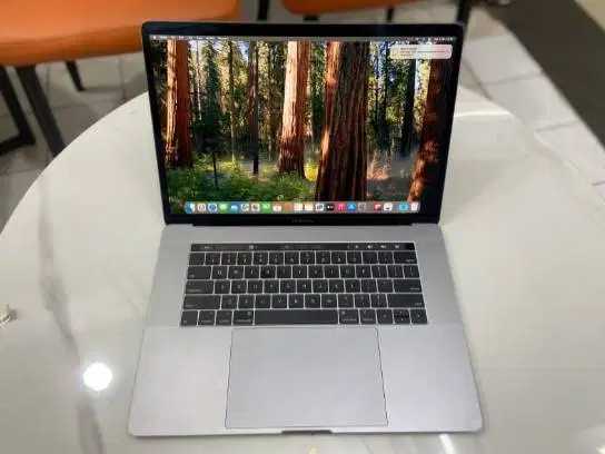 MULUS GANTENG MACBOOK PRO TOUCHBAR 2018 CORE I7 16GB/500GB 15 RA-EC