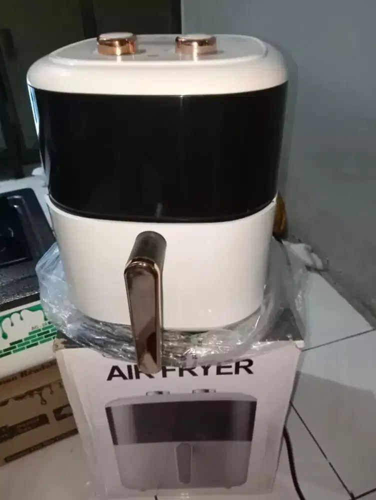 Air fryer . Merk Ookas. Kapasitas 7L . Kondisi BARU .