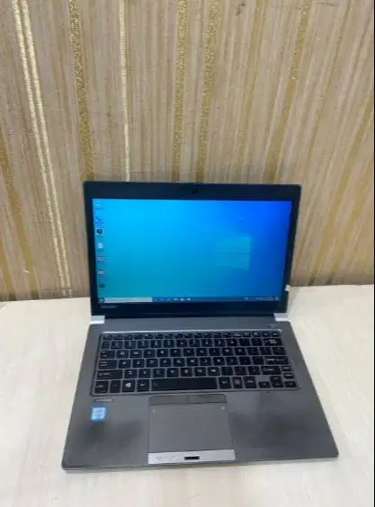 RINGAN CANTIK LAPTOP TOSHIBA Z30C I7 GEN6 RAM 8GB SSD 256GB 13 RA-EC