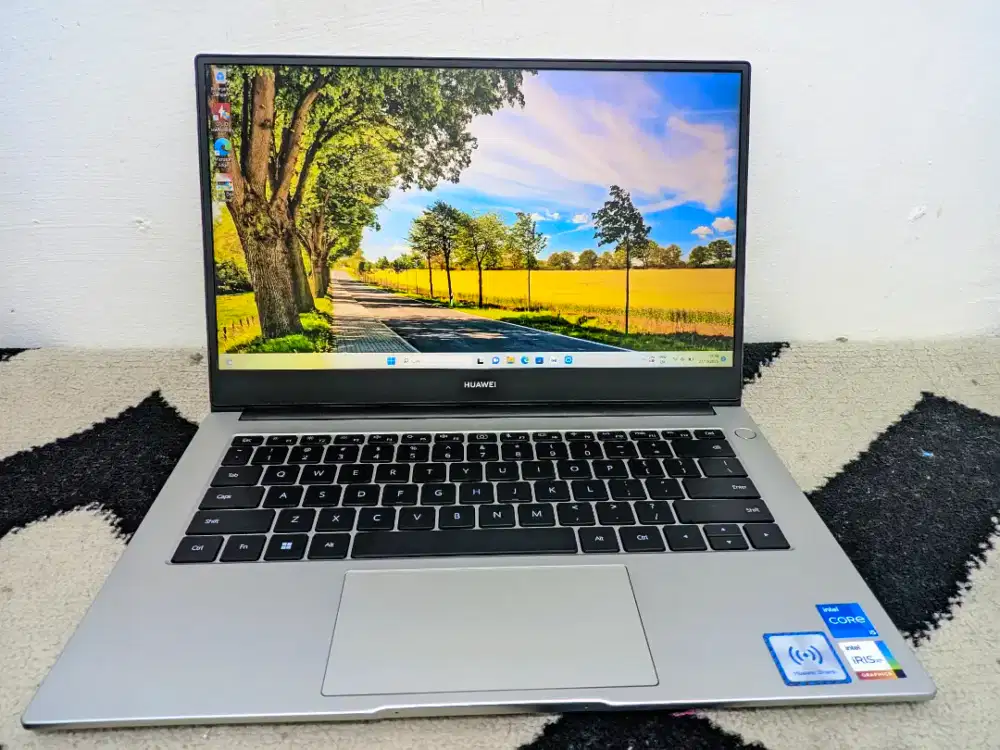 Huawei
Prosesor Intel Core i5 Gen 11
RAM 8GB SSD 512GB