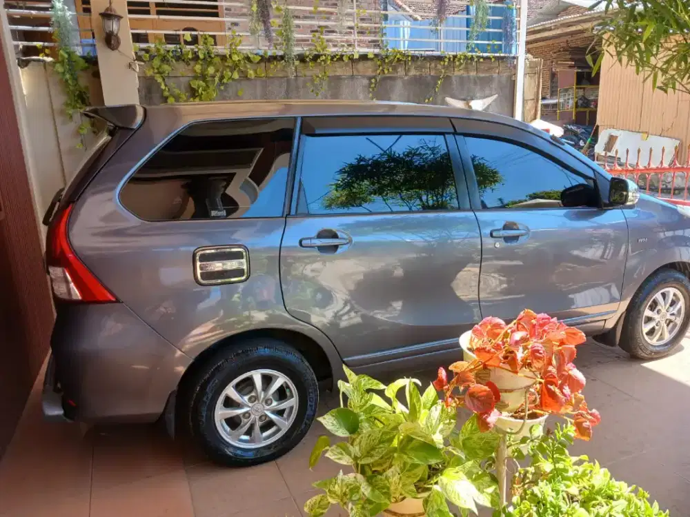 DIJUAL AVANZA 2013 TGN1 GREY METHALIK