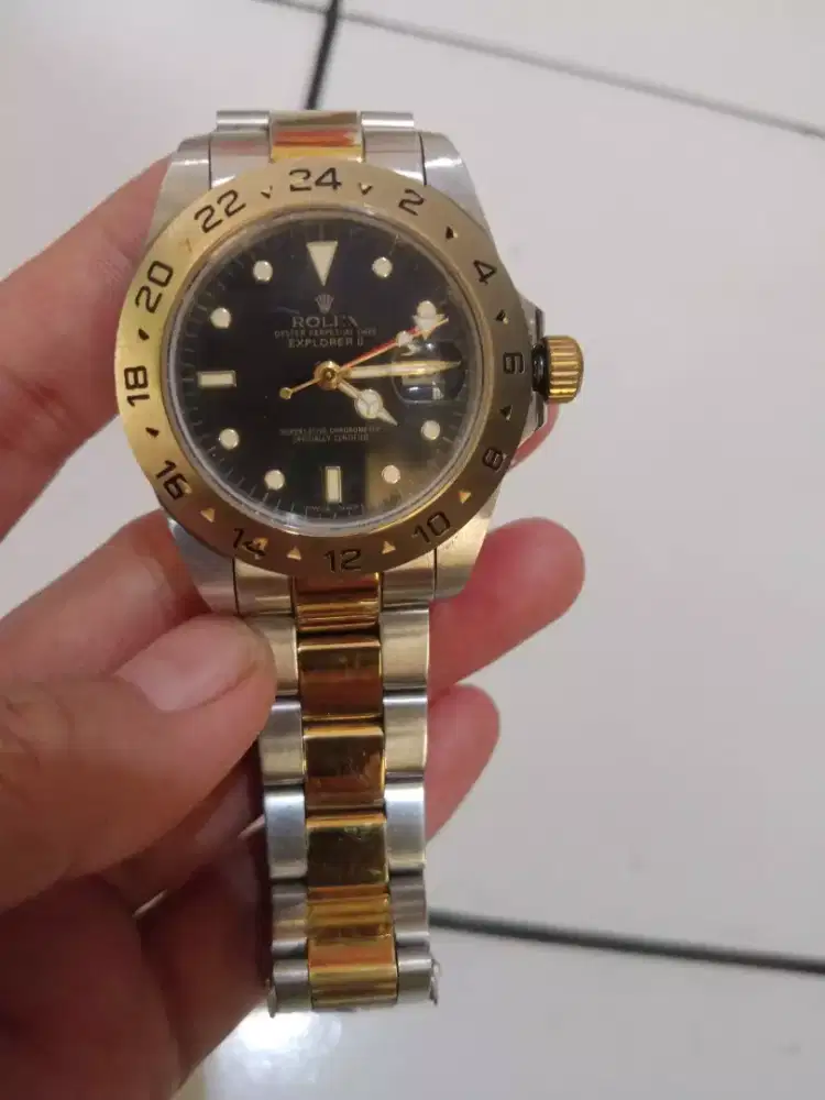 Jam tangan ROLEX