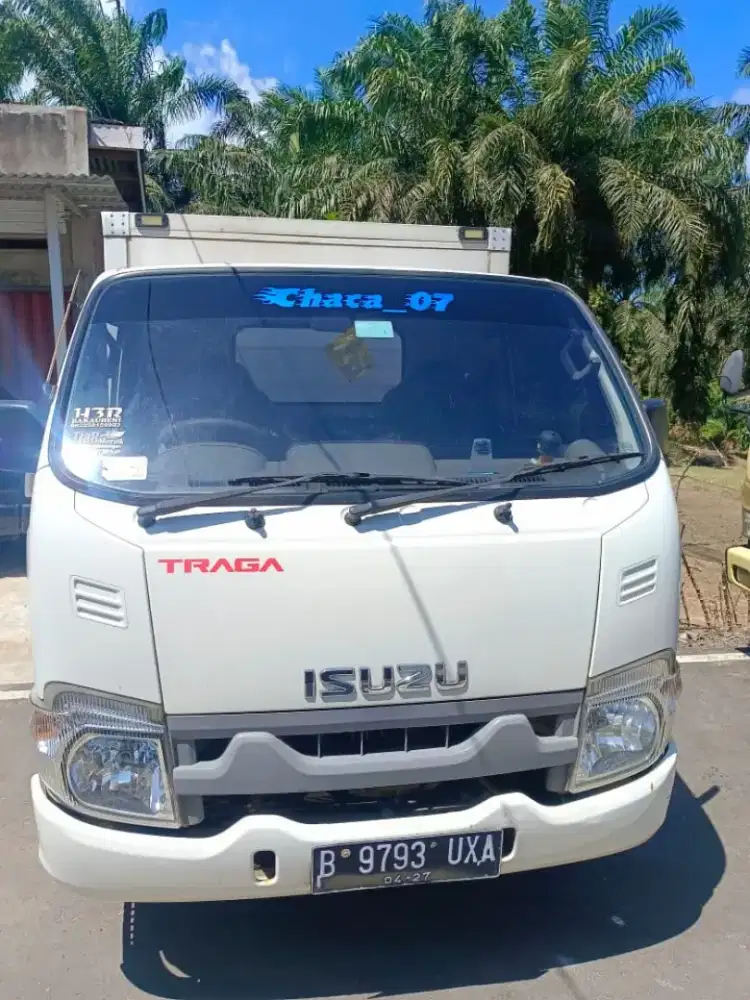 Jual mobil box merek izuzu