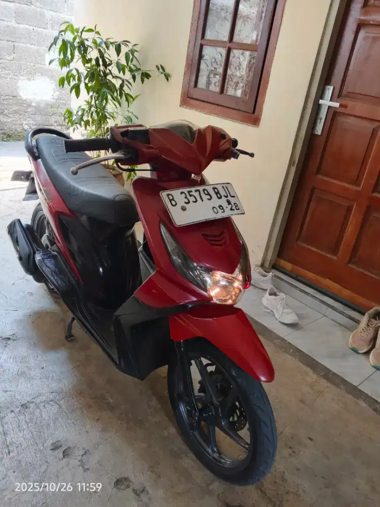Beat 2011 merah orisinil jual murah cepat