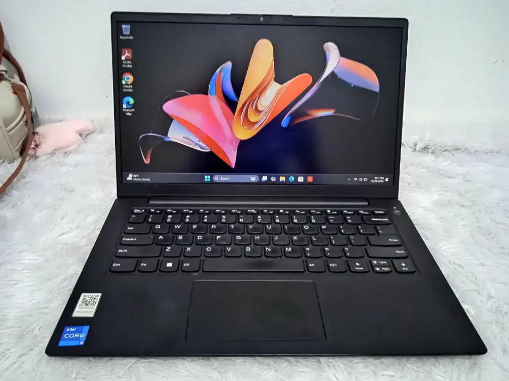 LENOVO V14
 Intel core i5-1135G7  Ram 8 GB SSD 256 GB