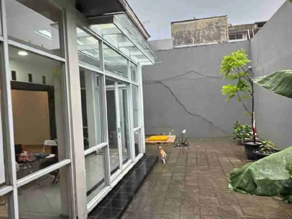 Dijual Rumah dgn Tempat usaha kios ada 3 Raya Boulevard Galaxy Bekasi Selatan