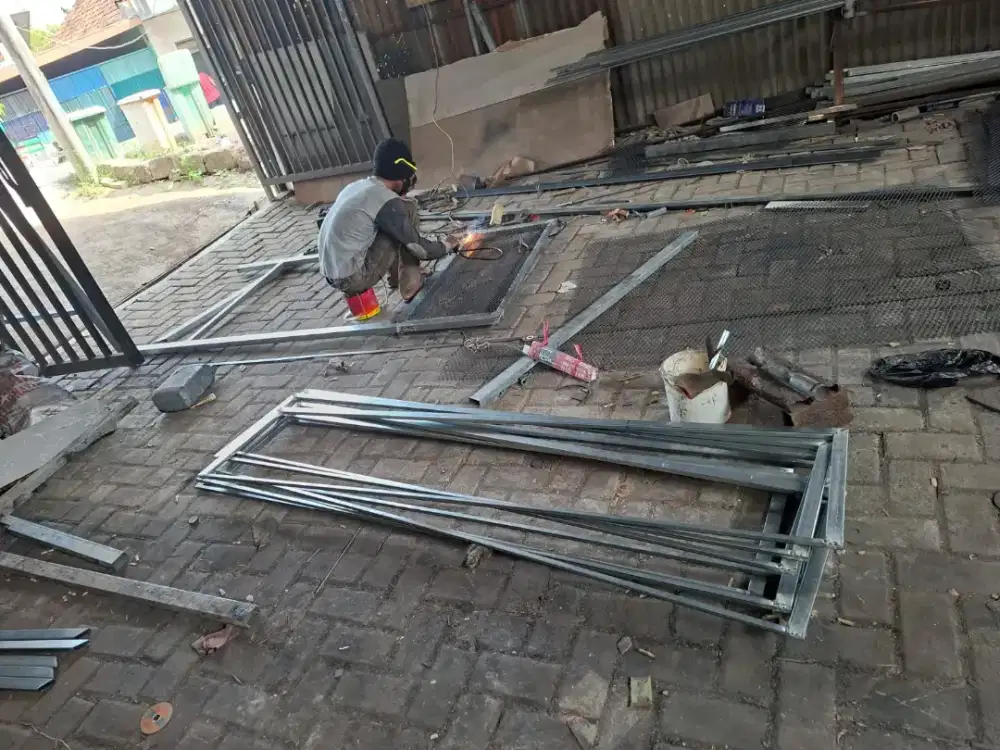 Lowongan pekerjaan tukang las