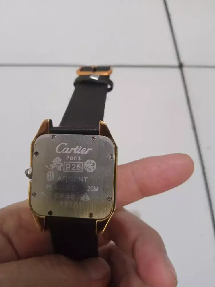 Jam tangan Cartier