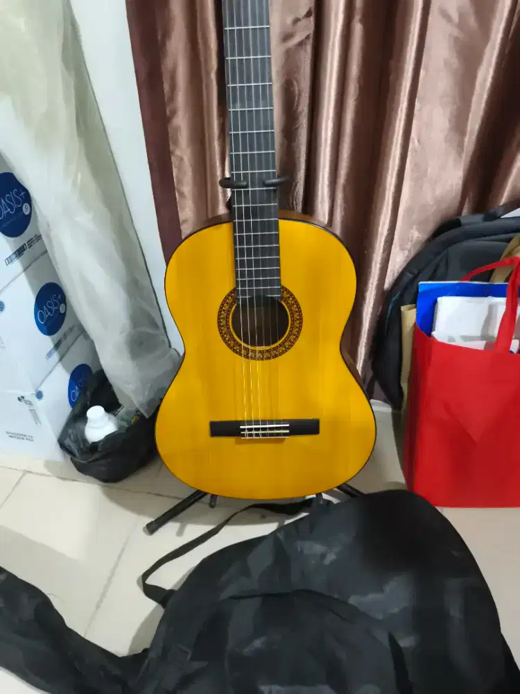 Dijual cepat gitar yamaha