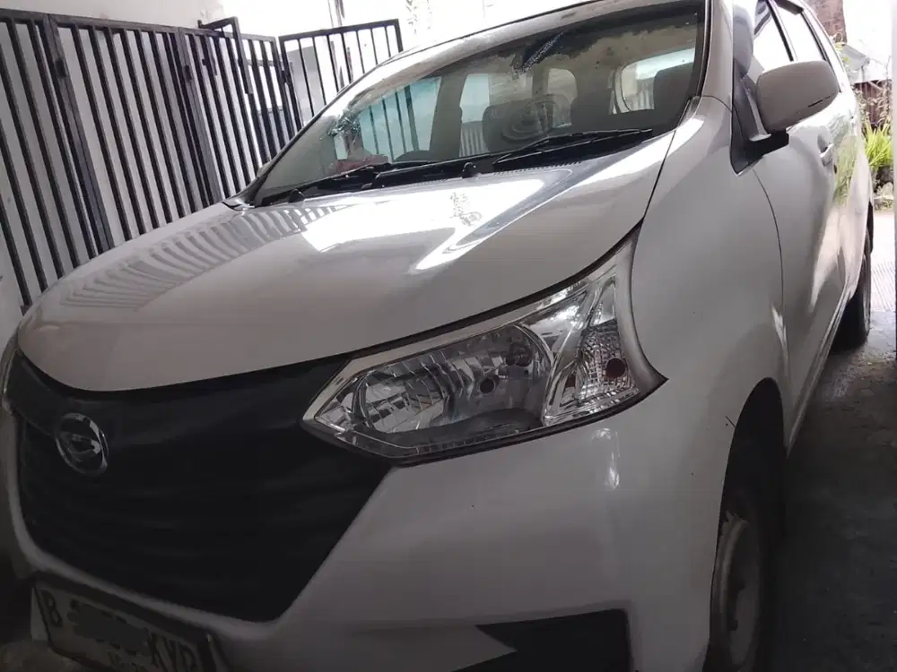 Daihatsu Xenia 1.0 Tahun 2015 Putih – Tangan Kedua, Siap Pakai