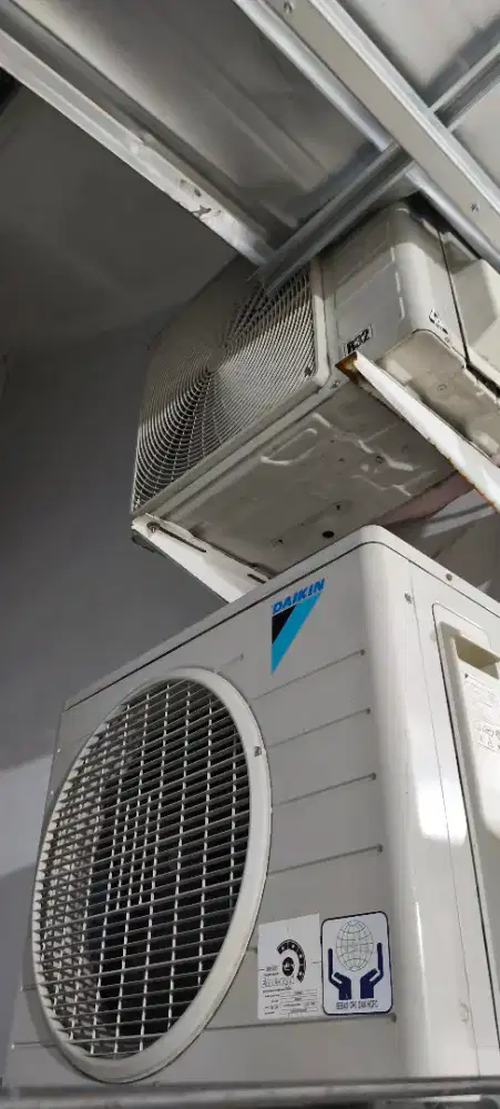 Dijual Cepat 2 unit AC Daikin