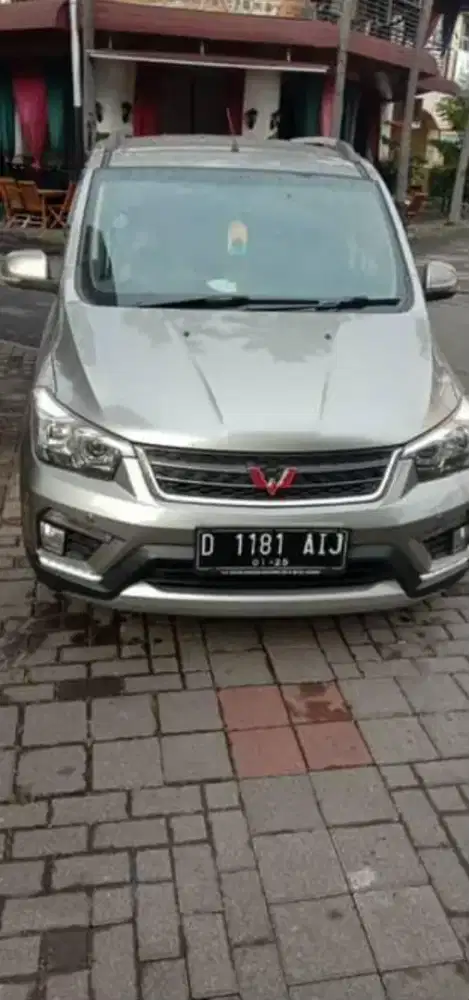 Laris manis laris manis Wuling Confero
