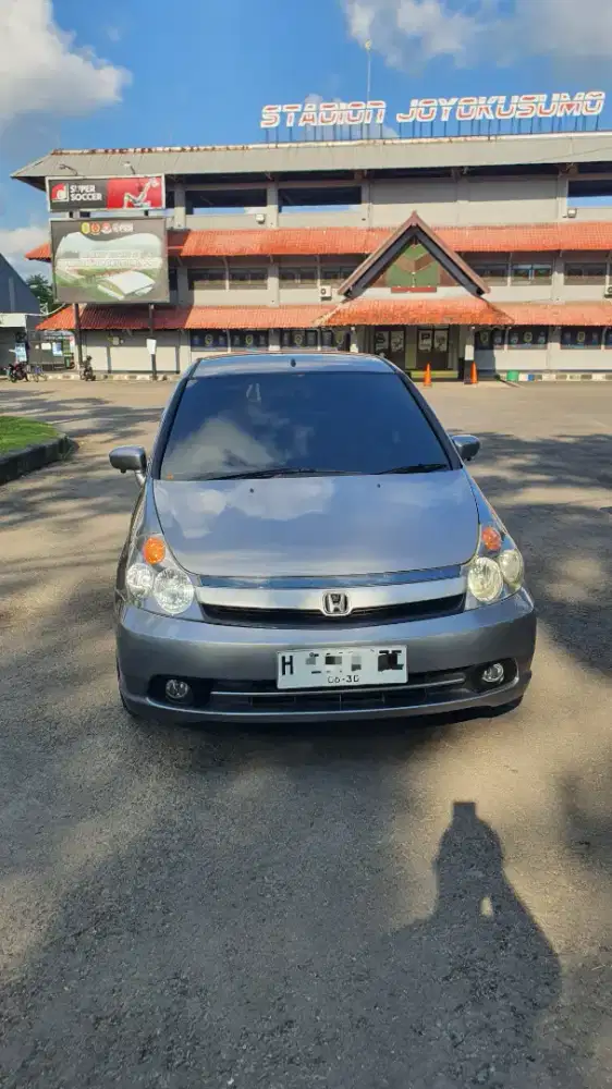 Honda Stream 1.7 AT tahun 2004