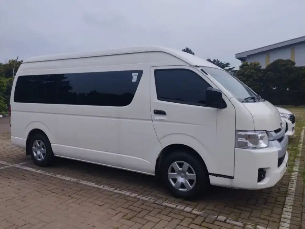Hiace Commuter Tahun 2025 Kondisi Sangat Baik