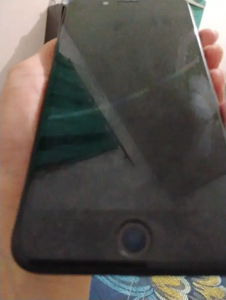 Jual iPhone black 128gb minus baterai servis tapi tahan 6 jam