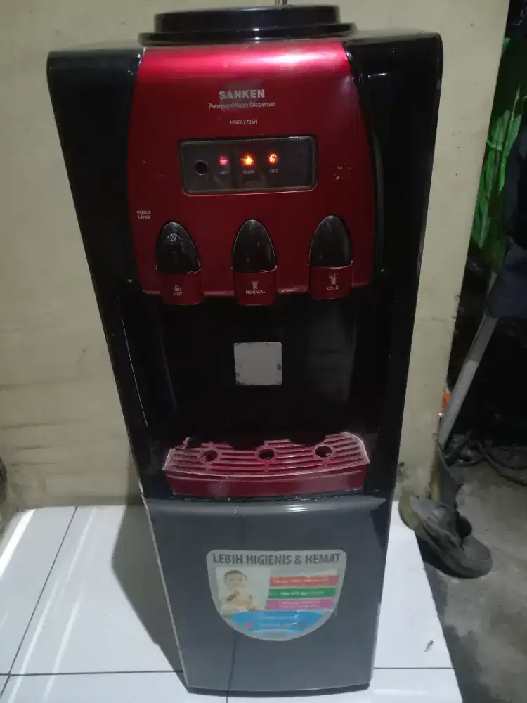 Dispenser Sanken Utopia 3kran Galon Atas Dingin Air Es