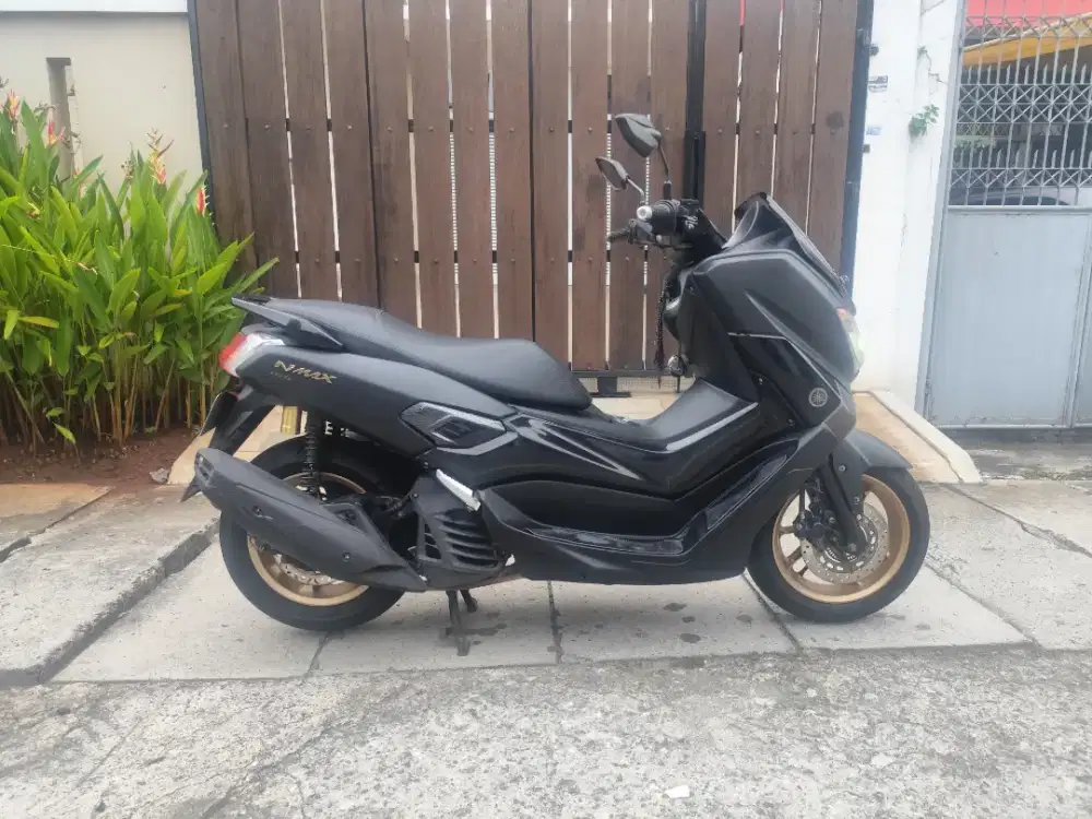 Yamaha nmax th 2018 km low pajak 09/26
