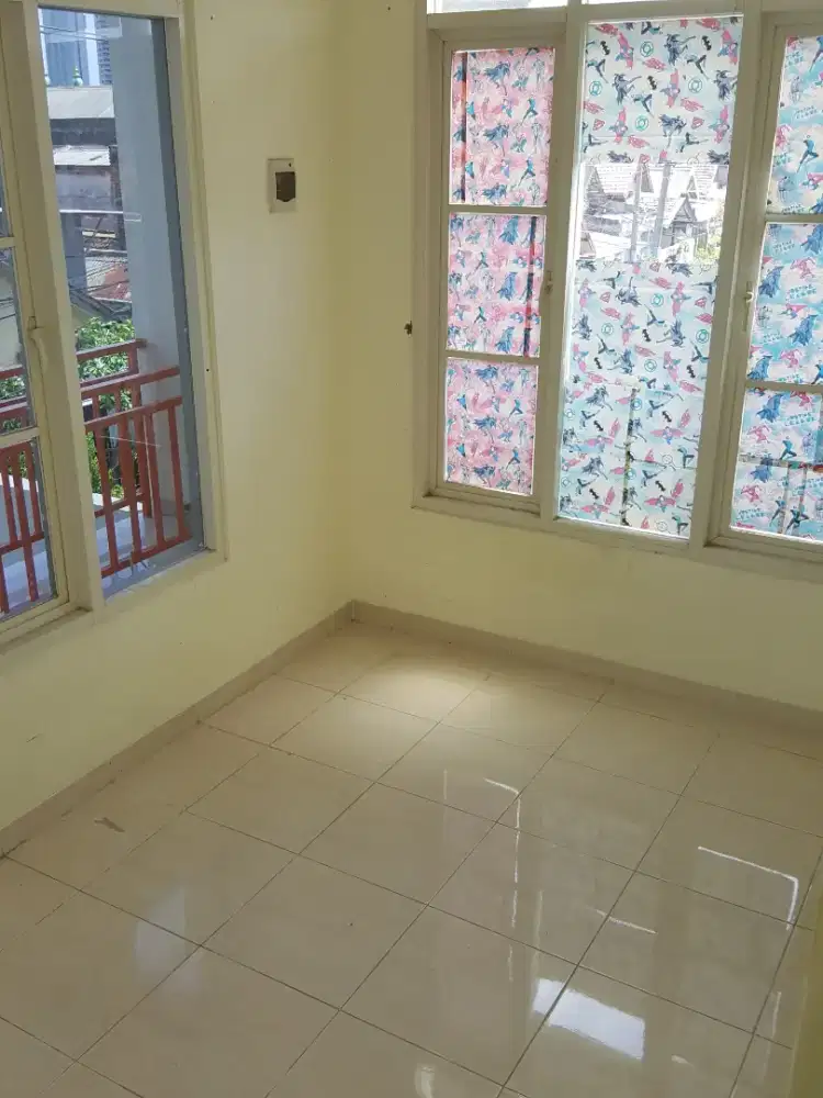 Sewa Rumah Minimalis ,strategis dekat Pasar Pucang Anom