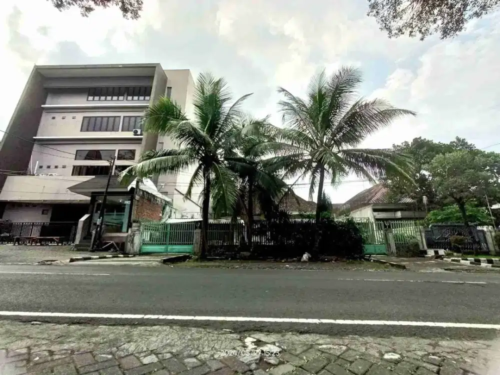 Strategis! Rumah Ijen Boulevard Kota Malanh