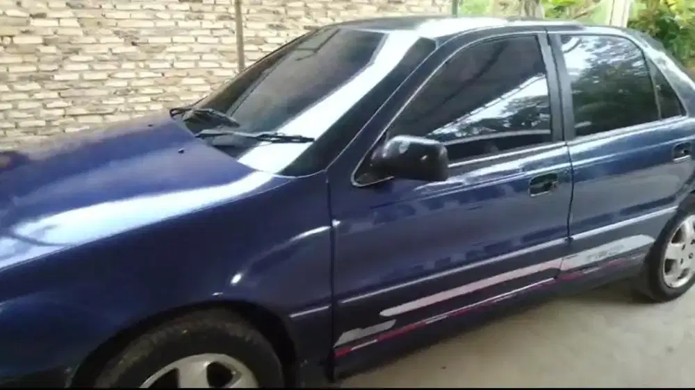 Hyundai Elantra 1995 Bensin