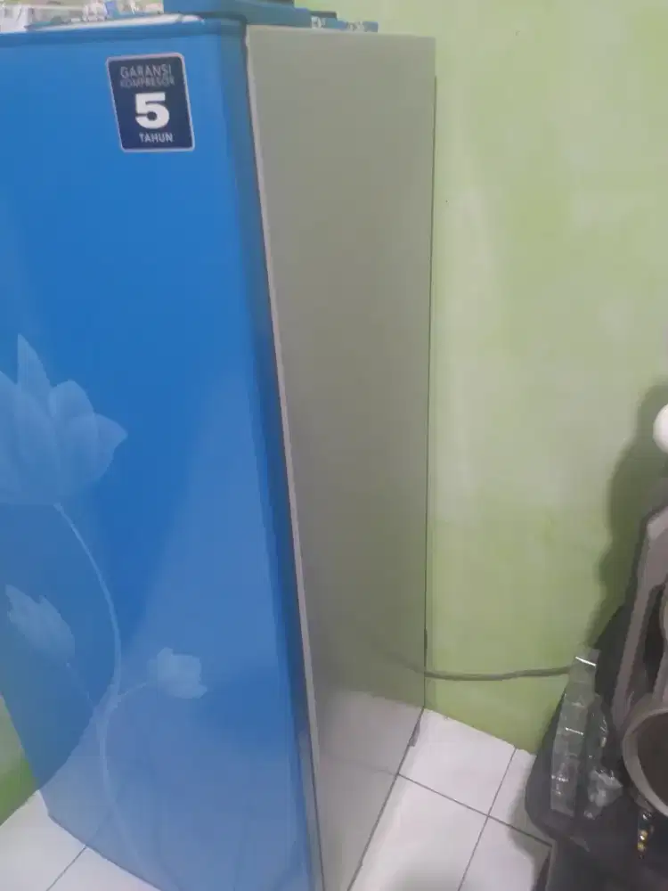 DIJUAL KULKAS 1 PINTU MERK POLITRON