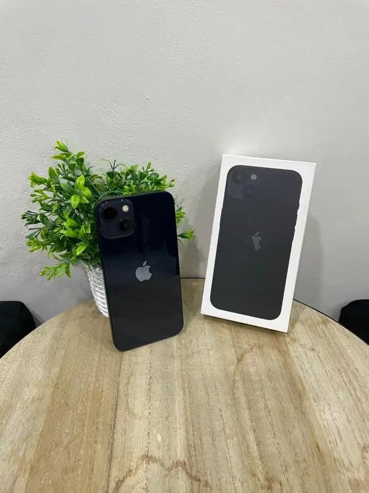 IPhone 13 256GB Midnight mulus Fullset BH 85% Sinyal All Provider