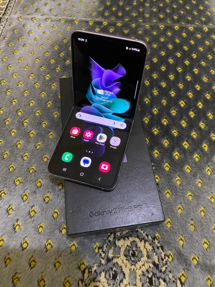 Z flip 3sein resmi 8/256GB