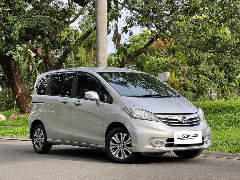 Honda Freed 2015 DP15jtan LowKM Gress