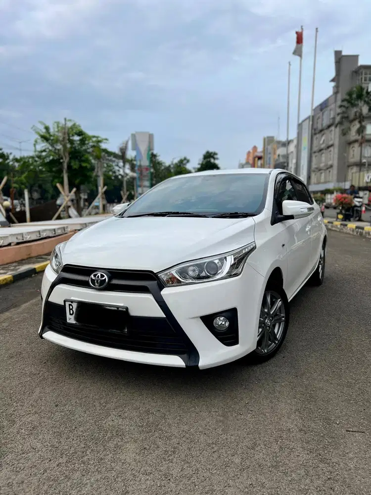 Km low ! Dp 5 jt ! Yaris G Automatic 2015