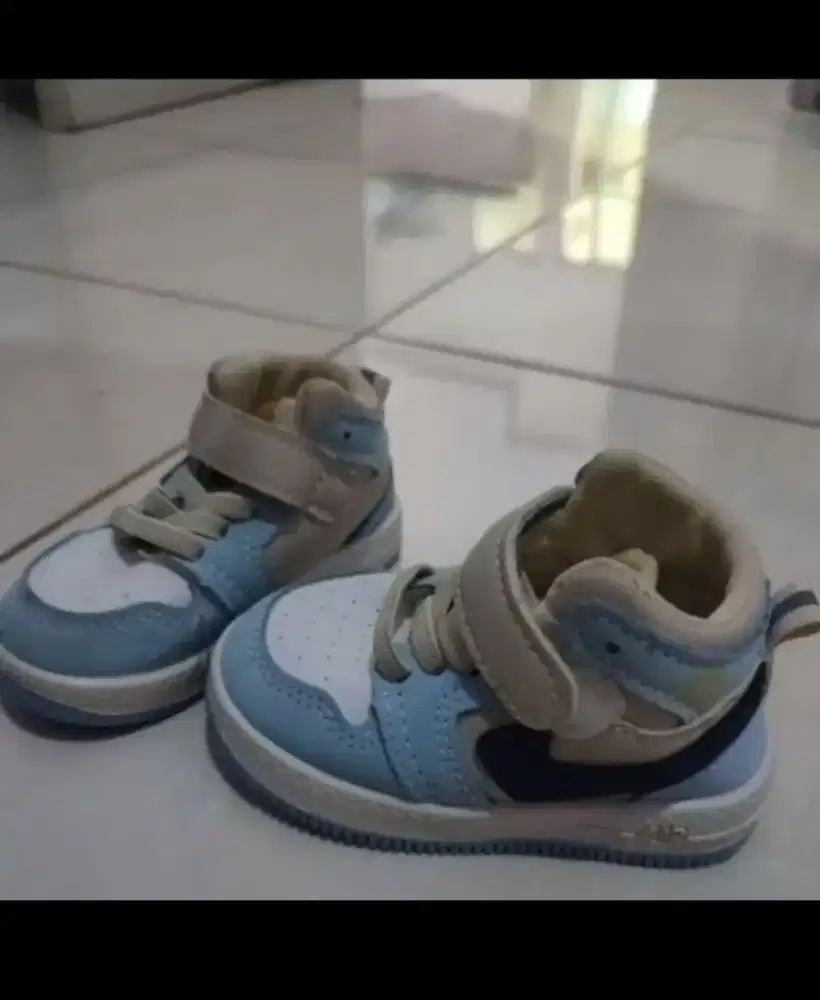 PL sepatu like new