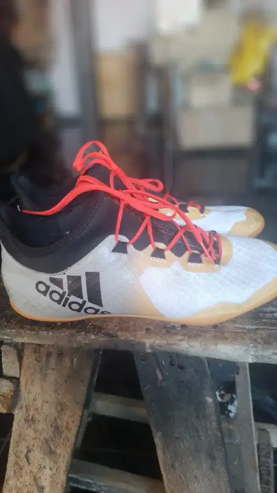 Sepatu futsal Adidas x Tanggo