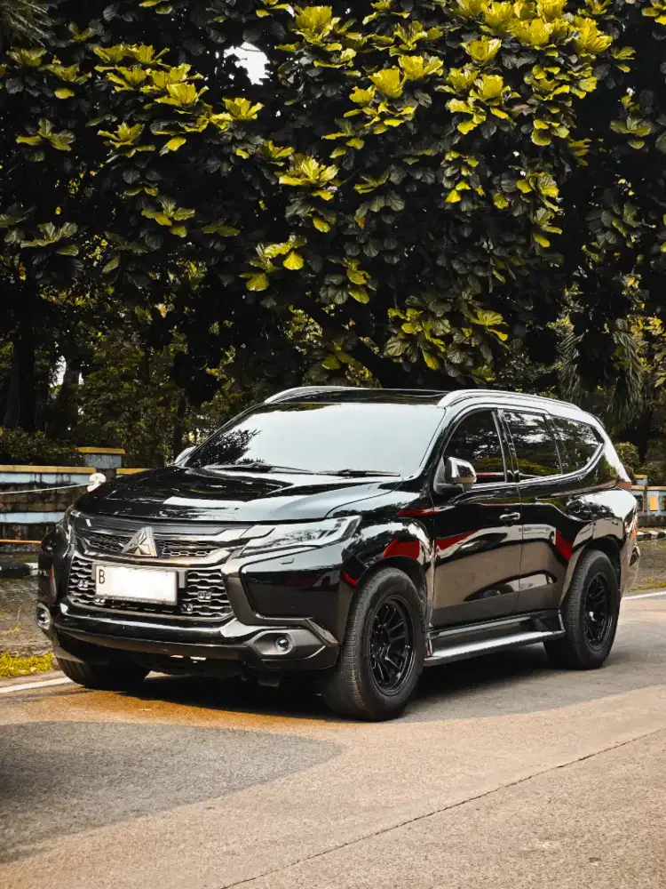 MITSUBISHI PAJERO SPORT DAKAR FULL SPEK CUMI DARAT - CBU THAILAND