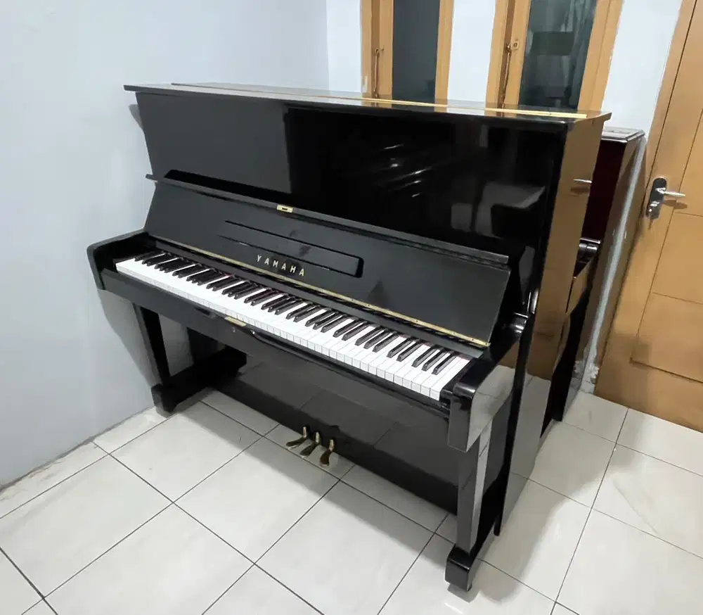 Piano Yamaha U2