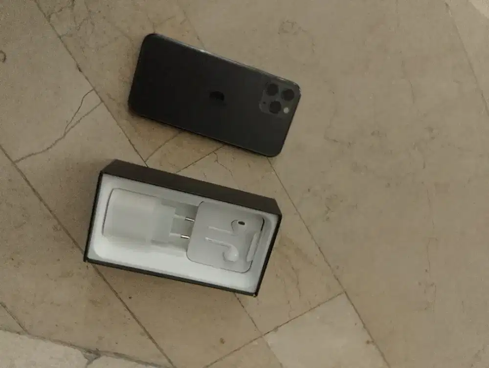 Iphone 11 pro max 256gb bila mau baru silakan