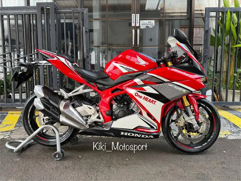 Cbr250rr abs 2017 plat R siap Sunmorii