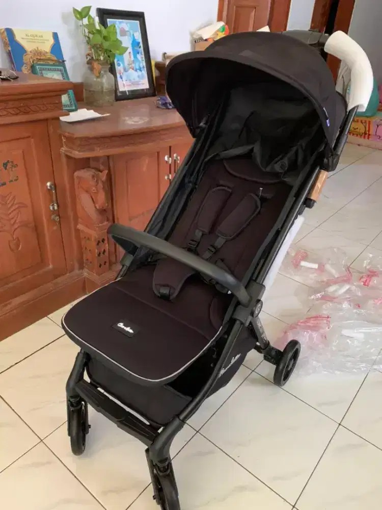 Stroller bayi kondisi baru