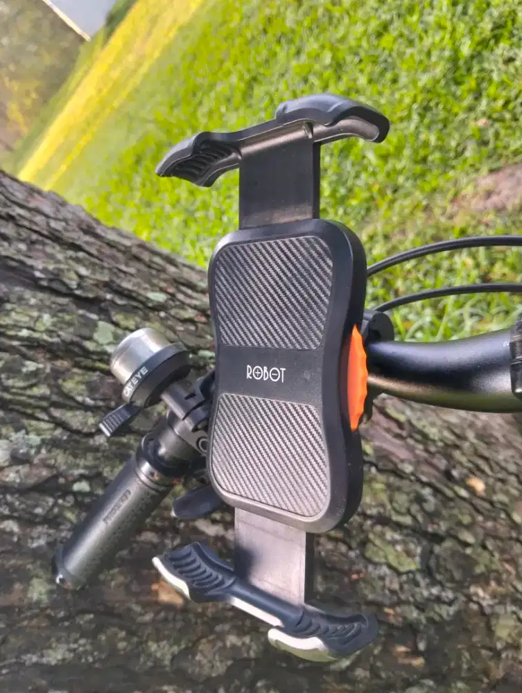 Hp holder sepeda robot