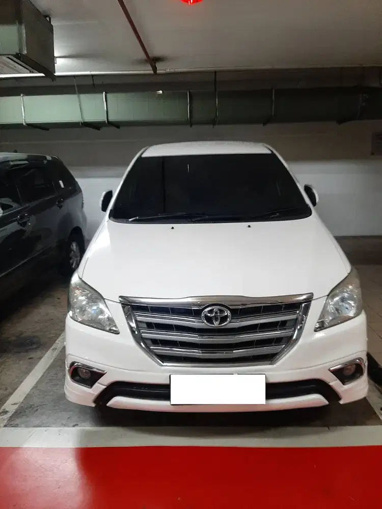 TOYOTA KIJANG INNOVA 2014 V-LUXURY