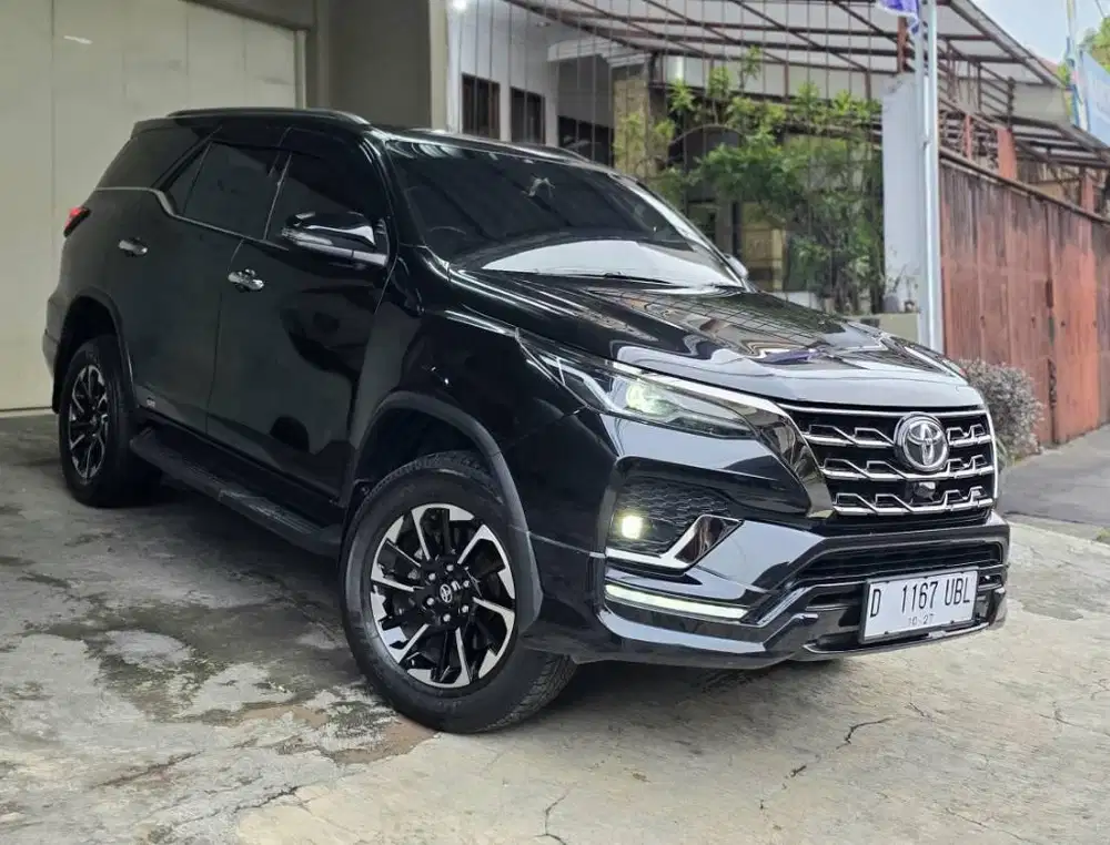 New FORTUNER GR VRZ 2.8 AT 2022 DIESEL KM 60rb RECORD TOYOTA BANDUNG