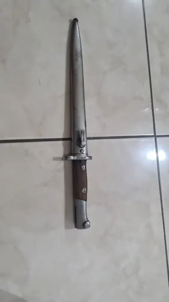 Bayonet Koleksi