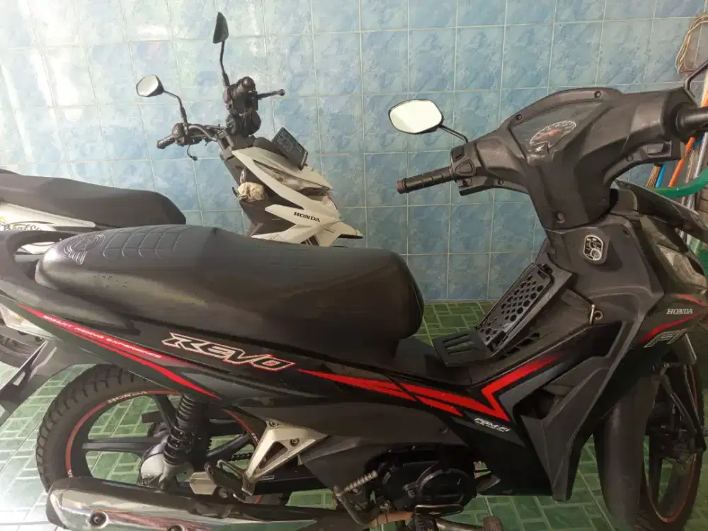 DI JUAL MOTOR HONDA REVO