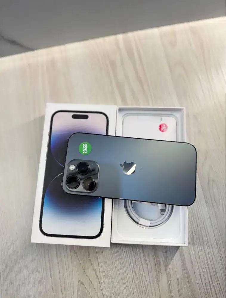 Dijual i phone 14 pro max. 256 gb