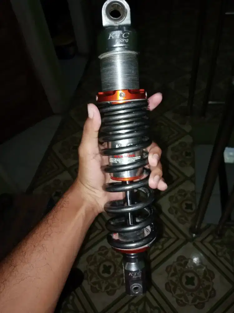 Shock belakang KTC RAZOR