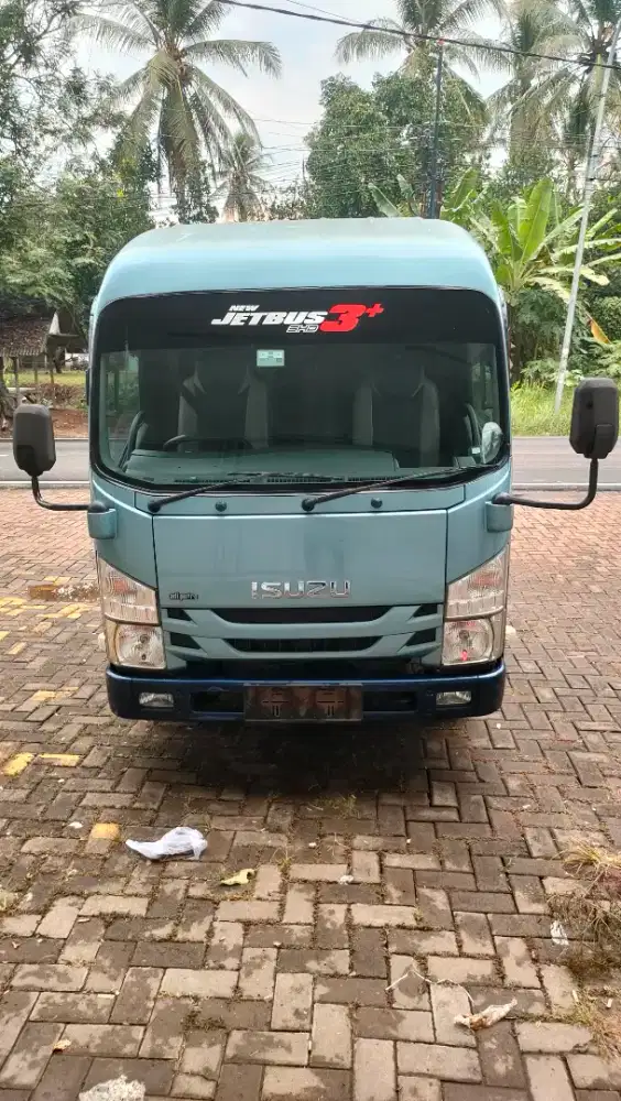 ISUZU ELF MINIBUS