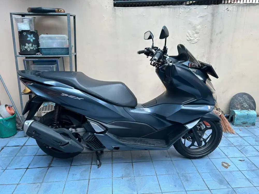 Honda pcx 160 2022 Abu Abu Grey tangan pertama
